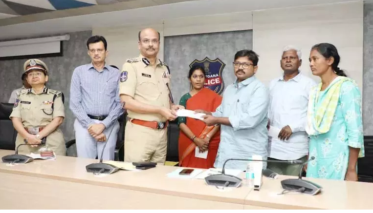 Naxalite surrender: तीन बड़े माओवादी नेताओं ने हथियार डाले, बोले- अब सामान्य जीवन चाहिए