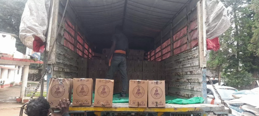 Liquor smuggling: शराब तस्करी का नेटवर्क ध्वस्त, पुलिस की सतर्कता रंग लाई